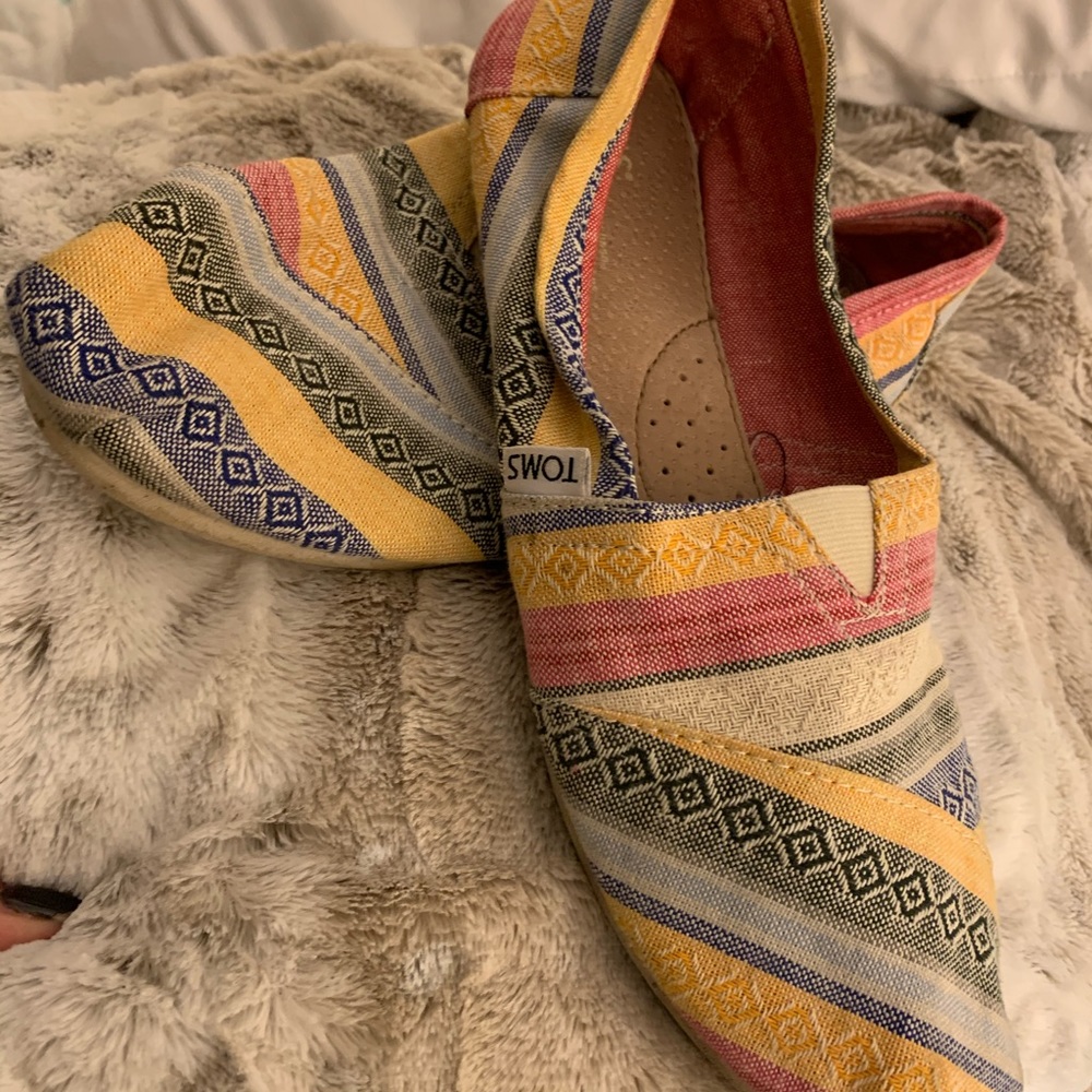 Toms